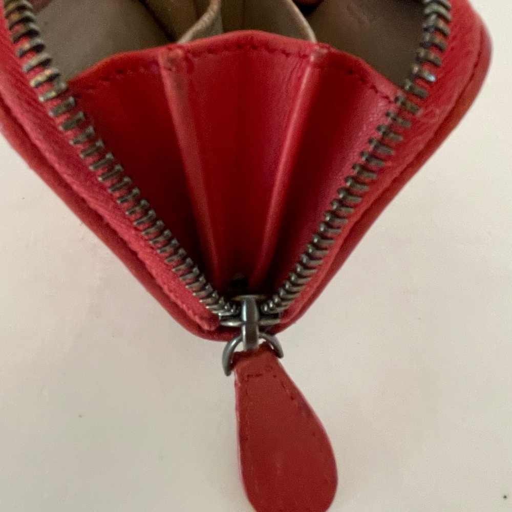 Bottega Veneta Intrecciato Leather Red Ruffle Zip Compact Wallet/Card/Coin Case - Picture 12 of 16